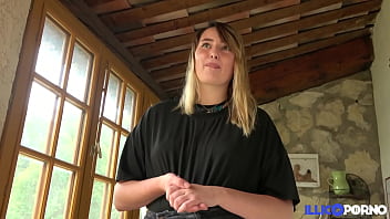 Davina, Cette Coquine Vicieuse, Se Fait Prendre En Levrette Sous La Pluie Battante