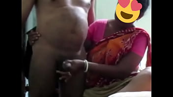 Aunty’s Expert Hand Milking Every Last Drop Of Pleasure