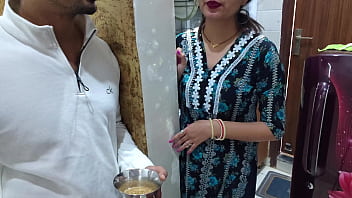 Bade Chuchon Wali Padosan Ki Bhabhi Ko Chini Maangne Ke Bahane Chodkar Raat Bhar Choda
