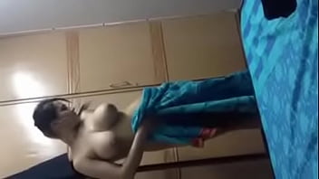 Bhabhi’s Dripping Wet Body After A Steamy Bath