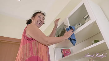Cleaning Day With Esmerelda: A 58-year-old Busty Bbw Amateur Gilf Gets Dirty