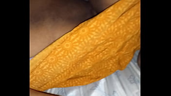 Juicy Telugu Aunty’s Dripping Wet Pussy