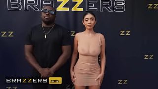 Violet Myers Flaunts Her Tight Little Asshole For The Paparazzi’s Hungry Eyes.