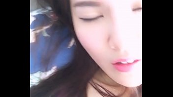 Chinese Beauty Masturbates With Sapphire Toy 2017-10-21-09-35-13