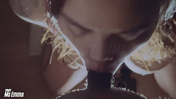 Istriku Yang Genit Menggoda Temanku, Menghisap Kontolnya Dengan Penuh Nafsu Dan Menelan Semua Sperma Panasnya Sampai Habis.