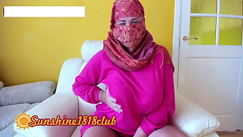 Live Cam Show: Arabic Muslim Girl Khalifa Streaming Now At 09:30
