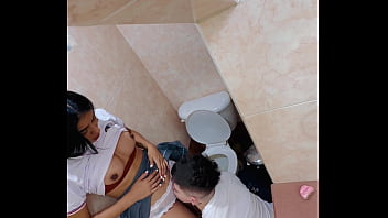 Caught On Camera: Students Fucking Hard In School Bathroom, He Cums In Her Mouth – Unbelievable Amateur Footage