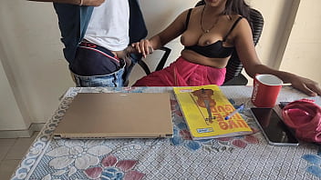 Desi Indian Bhabhi Gets Fucked Hard While Working In The Office