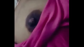 Desi Tamil Aunty Reveals Her Luscious Melons