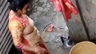 Hidden Camera Captures Bangladeshi Sister-in-law’s Steamy Shower