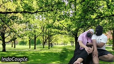 Real Muslim Couple Caught Having Wild Outdoor Sex In Public Park