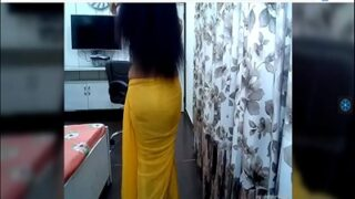Desi Cam Queen Bares All And Grinds In A Sizzling Webcam Show