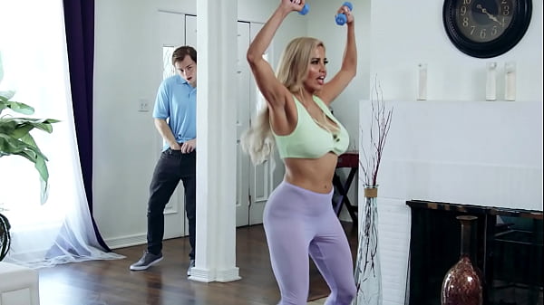 Sneaking A Peek At My Steamy Latina Step-mom’s Sweaty Workout Session