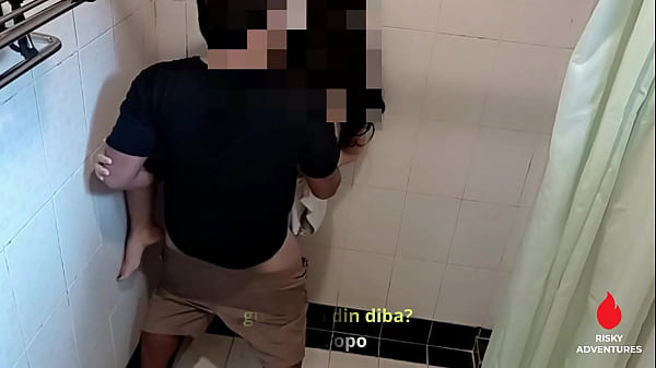 Filipina Milf Fucked Hard In The Bathroom – In And Out