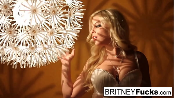 Sultry Platinum Bombshell Strips Down For A Vintage-inspired Solo Striptease