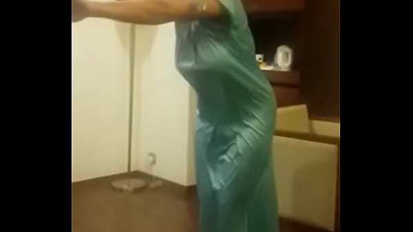 Telugu Slut Shaking Her Juicy Ass Like A Horny Bitch