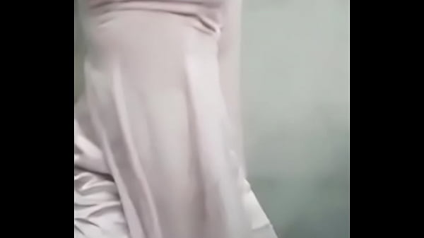 Hot Vietnamese Babe In A Sexy Áo Dài