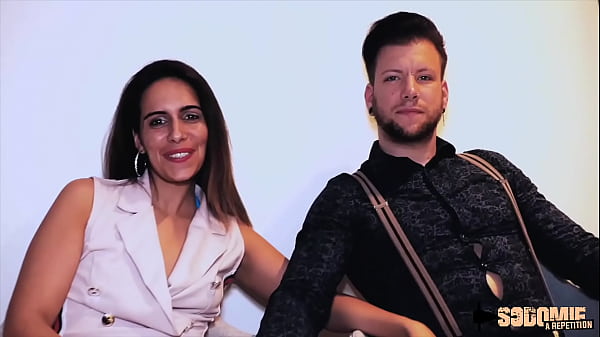 Joy, Cette Belle Brune, Veut Se Faire Défoncer Le Cul