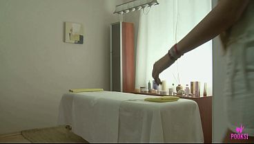 Lugardaa Deepthroats Her Masseuse’s Fat Cock While He Tries To Give Her A Relaxing Rubdown!
