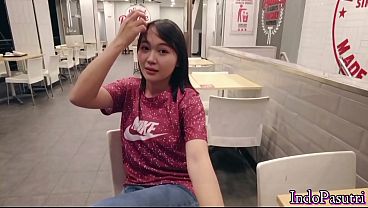 Bokep Indo Terbaru – Cewek Mahasiswi Lagi Seru-seruannya Selingkuh Pas Janjian Makan Siang, Langsung Crot Dalam Memek