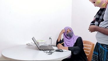 Bank Manager Hijabi Gets Fucked Raw By Desi Village Farmer, Hardcore Desi Chudai Action