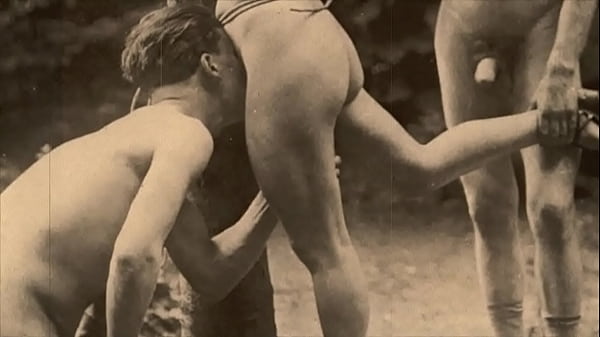 Old Broad’s Worn-out Pussy Getting Some Action.