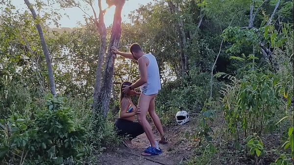 Levei A Sobrinha Grávida Da Empregada Pro Mato E Meti A Rola Nela.