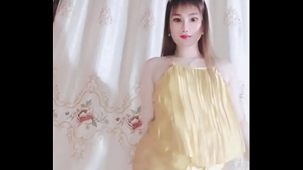 Watch This Hot Viet Teen Twerking And Teasing On Bigo Live