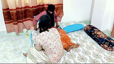 Desi Bhabhi Getting Nasty With A Dildo