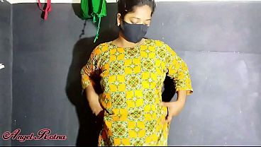 Watch This Hot Desi Babe Strip Down For A Steamy Bath, Then Squat To Let Loose A Dirty Golden Stream