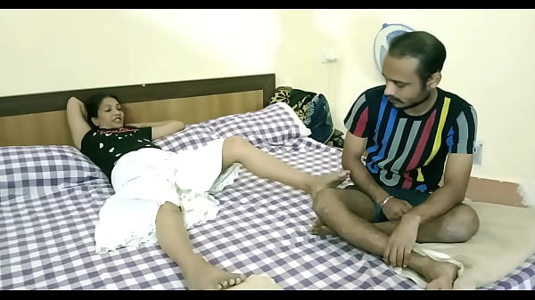 Horny Indian Bhabhi Desperate For Hot Sex – Craving A Big Dick Deep Inside Her Tight Pussy
